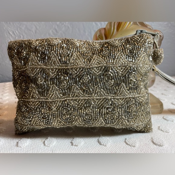 Vintage AMANDA SMITH Silver Beaded Clutch Wristlet - Picture 1 of 16